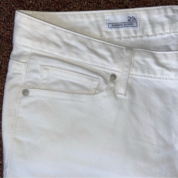 GAP jeans 1969 always skinny in bright white: 29L. Clean like new but broken in. - Picture 7 of 8